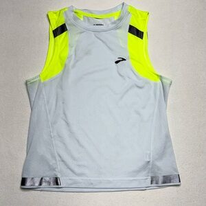 Brooks Tank Size S